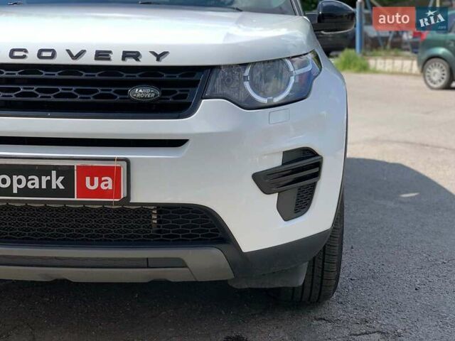 Білий Ленд Ровер Discovery Sport, об'ємом двигуна 2 л та пробігом 145 тис. км за 17790 $, фото 7 на Automoto.ua