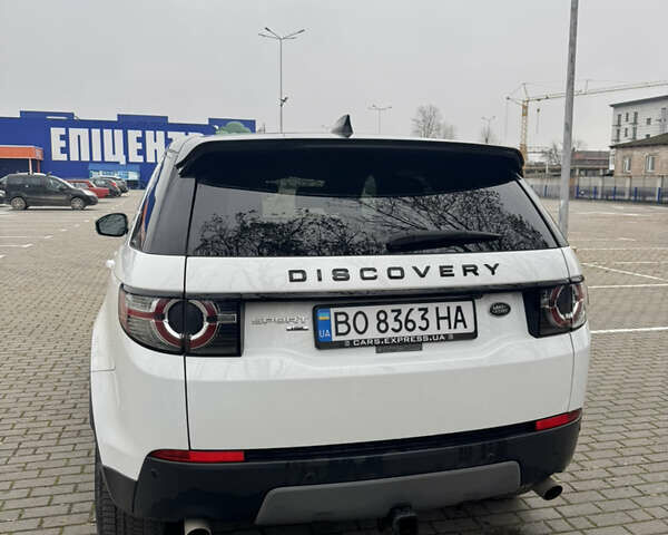 Белый Ленд Ровер Discovery Sport, объемом двигателя 2 л и пробегом 193 тыс. км за 18499 $, фото 9 на Automoto.ua