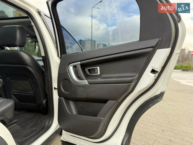 Белый Ленд Ровер Discovery Sport, объемом двигателя 2 л и пробегом 158 тыс. км за 17500 $, фото 53 на Automoto.ua