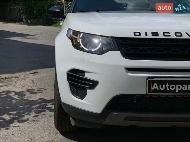 Білий Ленд Ровер Discovery Sport, об'ємом двигуна 2 л та пробігом 145 тис. км за 17790 $, фото 8 на Automoto.ua