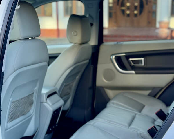 Белый Ленд Ровер Discovery Sport, объемом двигателя 2 л и пробегом 160 тыс. км за 16700 $, фото 20 на Automoto.ua