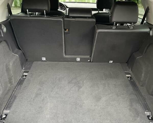 Білий Ленд Ровер Discovery Sport, об'ємом двигуна 2 л та пробігом 118 тис. км за 18099 $, фото 25 на Automoto.ua