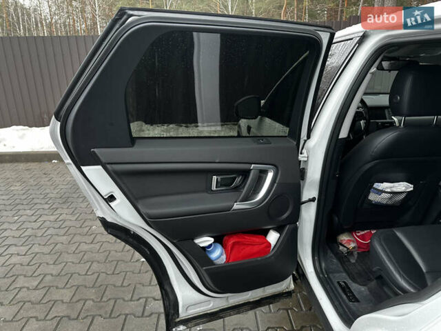 Белый Ленд Ровер Discovery Sport, объемом двигателя 2 л и пробегом 98 тыс. км за 30000 $, фото 31 на Automoto.ua