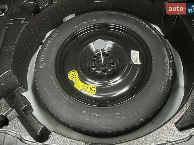 Белый Ленд Ровер Discovery Sport, объемом двигателя 2 л и пробегом 129 тыс. км за 16700 $, фото 17 на Automoto.ua