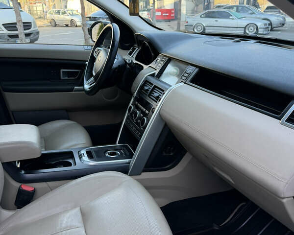 Білий Ленд Ровер Discovery Sport, об'ємом двигуна 2 л та пробігом 122 тис. км за 17500 $, фото 39 на Automoto.ua