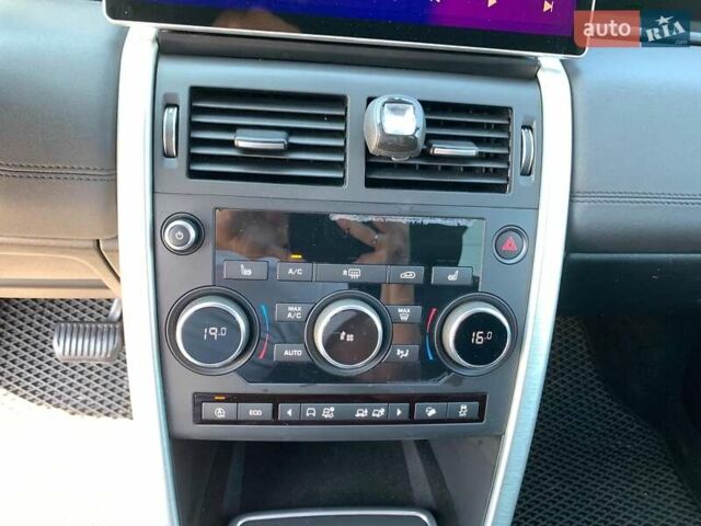 Білий Ленд Ровер Discovery Sport, об'ємом двигуна 2 л та пробігом 145 тис. км за 16990 $, фото 29 на Automoto.ua