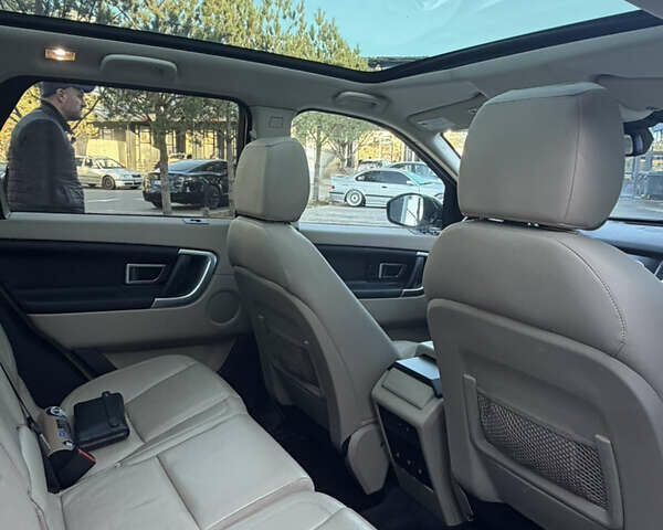 Білий Ленд Ровер Discovery Sport, об'ємом двигуна 2 л та пробігом 122 тис. км за 17500 $, фото 31 на Automoto.ua