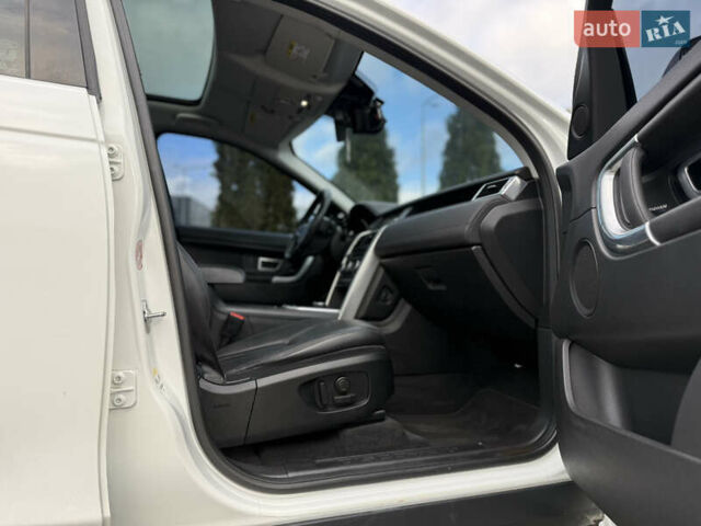 Белый Ленд Ровер Discovery Sport, объемом двигателя 2 л и пробегом 158 тыс. км за 17500 $, фото 48 на Automoto.ua