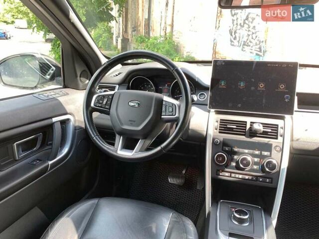 Білий Ленд Ровер Discovery Sport, об'ємом двигуна 2 л та пробігом 145 тис. км за 17790 $, фото 28 на Automoto.ua