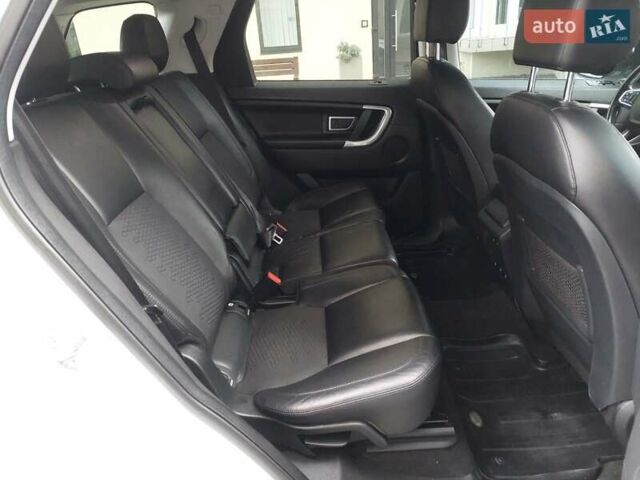 Ленд Ровер Discovery Sport 2016 в Киеве на Automoto.ua Белый Ленд Ровер Discovery Sport, объемом двигателя 2 л и пробегом 28 тыс. км за 16999 $, фото 25 на Automoto.ua