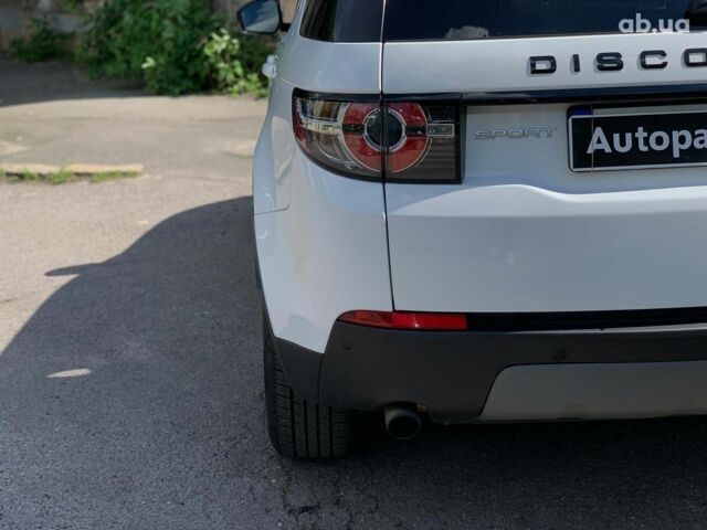 Белый Ленд Ровер Discovery Sport, объемом двигателя 2 л и пробегом 145 тыс. км за 18990 $, фото 11 на Automoto.ua