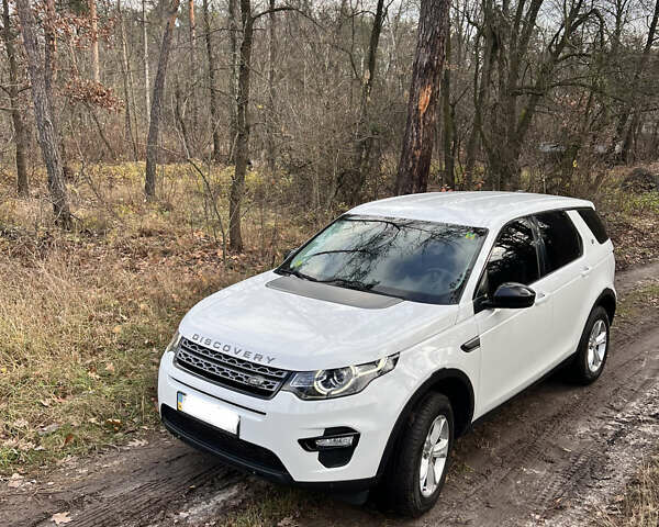 Белый Ленд Ровер Discovery Sport, объемом двигателя 2.2 л и пробегом 188 тыс. км за 23990 $, фото 1 на Automoto.ua