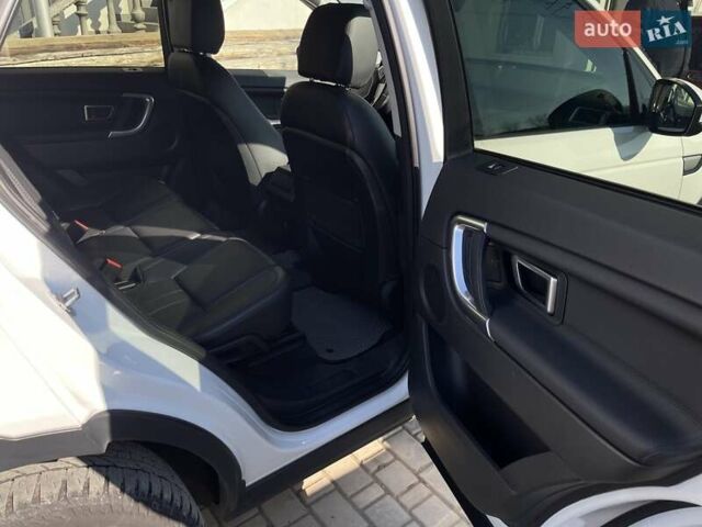 Ленд Ровер Discovery Sport 2016 у Івано-Франківську на Automoto.ua Білий Ленд Ровер Discovery Sport, об'ємом двигуна 2 л та пробігом 181 тис. км за 27528 $, фото 13 на Automoto.ua