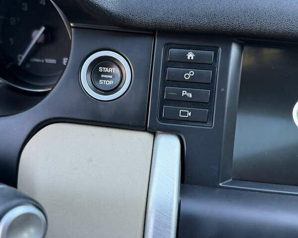 Білий Ленд Ровер Discovery Sport, об'ємом двигуна 2 л та пробігом 122 тис. км за 17500 $, фото 66 на Automoto.ua