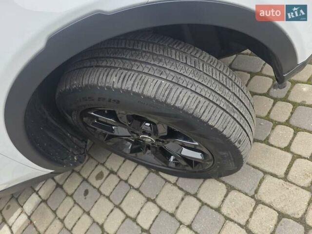 Білий Ленд Ровер Discovery Sport, об'ємом двигуна 2.2 л та пробігом 165 тис. км за 21950 $, фото 51 на Automoto.ua