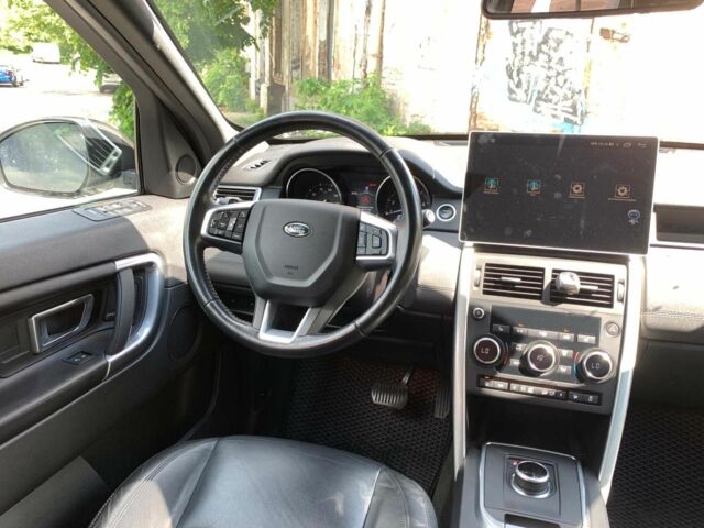 Белый Ленд Ровер Discovery Sport, объемом двигателя 2 л и пробегом 145 тыс. км за 18990 $, фото 33 на Automoto.ua
