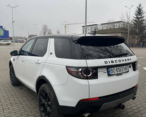 Белый Ленд Ровер Discovery Sport, объемом двигателя 2 л и пробегом 193 тыс. км за 18499 $, фото 6 на Automoto.ua