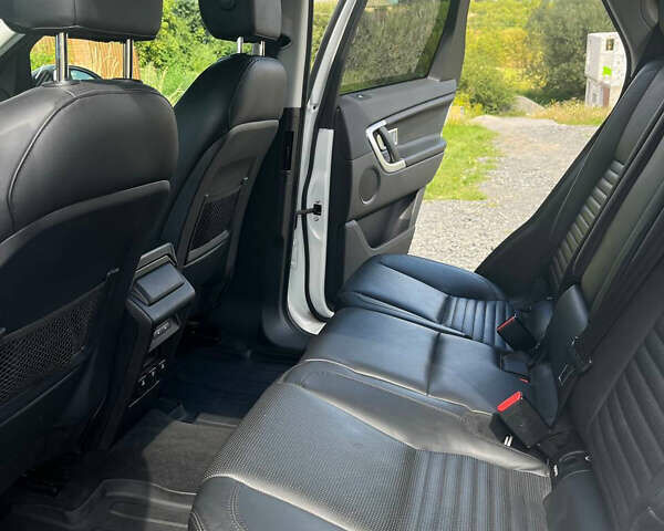 Белый Ленд Ровер Discovery Sport, объемом двигателя 2 л и пробегом 216 тыс. км за 20000 $, фото 16 на Automoto.ua