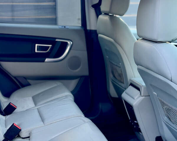 Белый Ленд Ровер Discovery Sport, объемом двигателя 2 л и пробегом 160 тыс. км за 16700 $, фото 14 на Automoto.ua