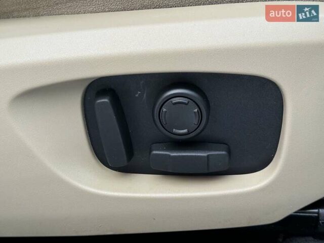 Белый Ленд Ровер Discovery Sport, объемом двигателя 2 л и пробегом 173 тыс. км за 16200 $, фото 12 на Automoto.ua