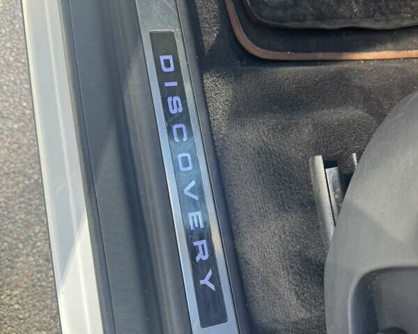 Білий Ленд Ровер Discovery Sport, об'ємом двигуна 2 л та пробігом 173 тис. км за 17500 $, фото 17 на Automoto.ua