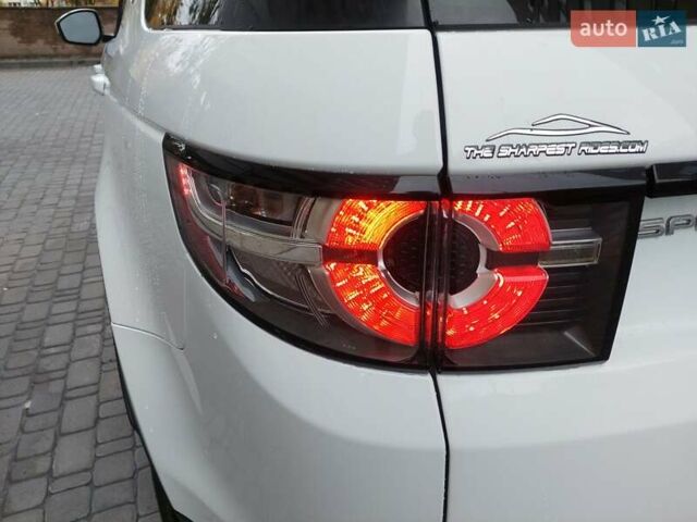 Ленд Ровер Discovery Sport 2016 в Киеве на Automoto.ua Белый Ленд Ровер Discovery Sport, объемом двигателя 2 л и пробегом 28 тыс. км за 16999 $, фото 10 на Automoto.ua