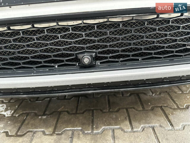 Белый Ленд Ровер Discovery Sport, объемом двигателя 2 л и пробегом 98 тыс. км за 30000 $, фото 13 на Automoto.ua