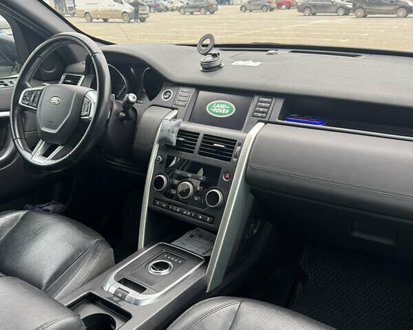 Белый Ленд Ровер Discovery Sport, объемом двигателя 2 л и пробегом 193 тыс. км за 18499 $, фото 10 на Automoto.ua
