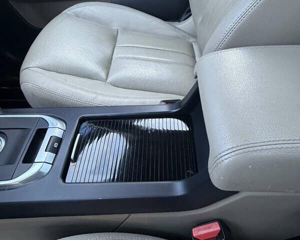 Білий Ленд Ровер Discovery Sport, об'ємом двигуна 2 л та пробігом 122 тис. км за 17500 $, фото 56 на Automoto.ua