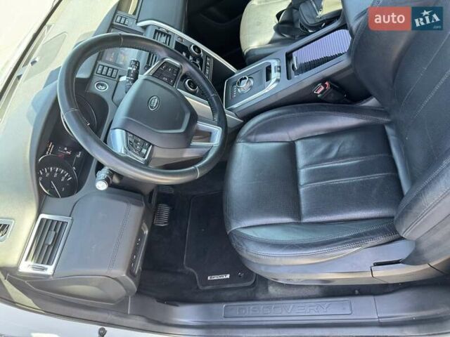 Білий Ленд Ровер Discovery Sport, об'ємом двигуна 2 л та пробігом 114 тис. км за 17800 $, фото 20 на Automoto.ua