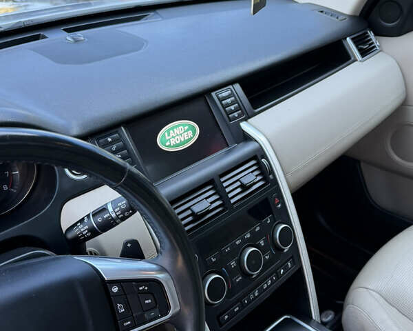 Білий Ленд Ровер Discovery Sport, об'ємом двигуна 2 л та пробігом 122 тис. км за 17500 $, фото 47 на Automoto.ua