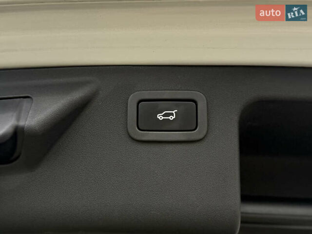 Белый Ленд Ровер Discovery Sport, объемом двигателя 2 л и пробегом 158 тыс. км за 17500 $, фото 35 на Automoto.ua