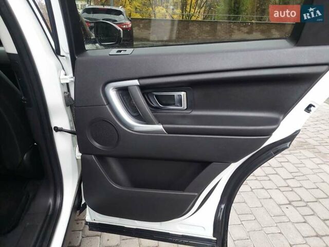 Ленд Ровер Discovery Sport 2016 в Киеве на Automoto.ua Белый Ленд Ровер Discovery Sport, объемом двигателя 2 л и пробегом 28 тыс. км за 16999 $, фото 26 на Automoto.ua