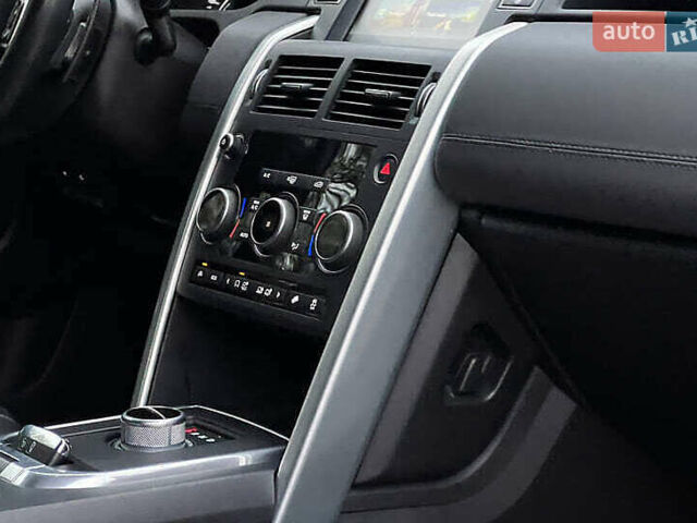 Белый Ленд Ровер Discovery Sport, объемом двигателя 2 л и пробегом 129 тыс. км за 16700 $, фото 25 на Automoto.ua