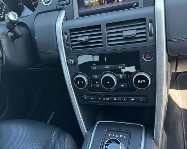 Білий Ленд Ровер Discovery Sport, об'ємом двигуна 2 л та пробігом 114 тис. км за 17800 $, фото 14 на Automoto.ua