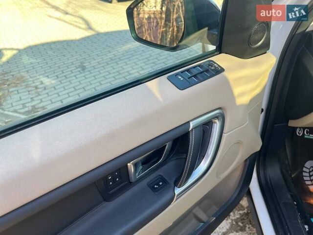 Белый Ленд Ровер Discovery Sport, объемом двигателя 2 л и пробегом 104 тыс. км за 17800 $, фото 28 на Automoto.ua