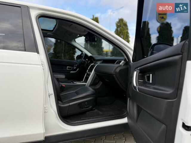 Белый Ленд Ровер Discovery Sport, объемом двигателя 2 л и пробегом 158 тыс. км за 17500 $, фото 45 на Automoto.ua