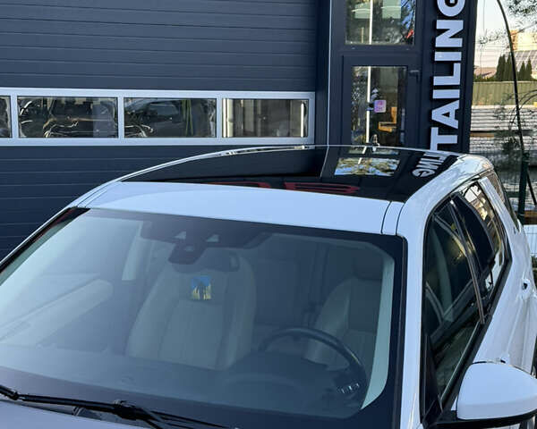 Білий Ленд Ровер Discovery Sport, об'ємом двигуна 2 л та пробігом 122 тис. км за 17500 $, фото 17 на Automoto.ua