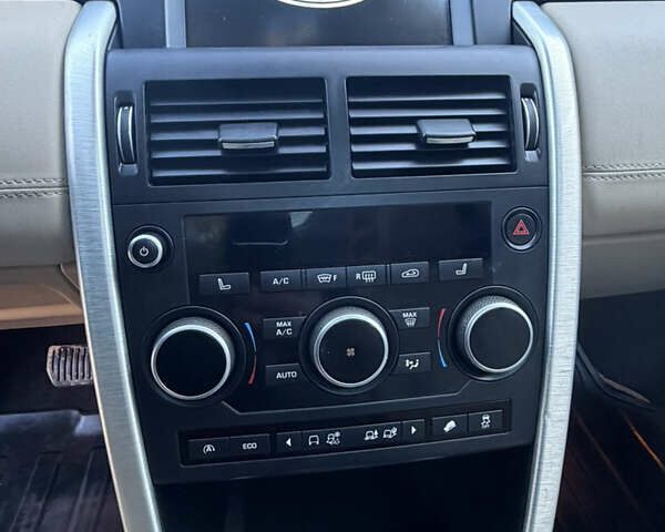 Білий Ленд Ровер Discovery Sport, об'ємом двигуна 2 л та пробігом 122 тис. км за 17500 $, фото 58 на Automoto.ua