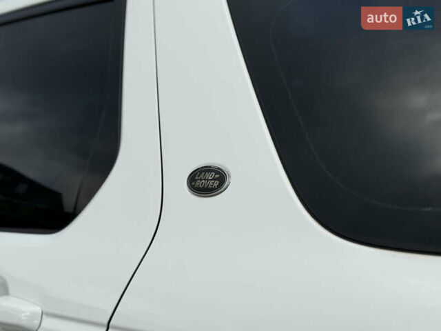 Белый Ленд Ровер Discovery Sport, объемом двигателя 2 л и пробегом 158 тыс. км за 17500 $, фото 11 на Automoto.ua