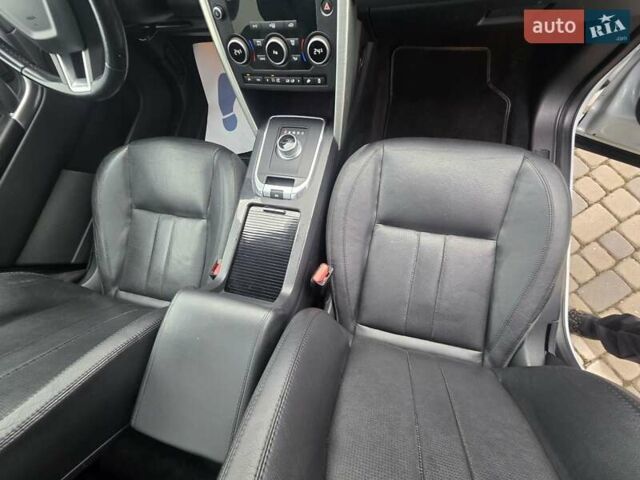 Білий Ленд Ровер Discovery Sport, об'ємом двигуна 2.2 л та пробігом 165 тис. км за 21950 $, фото 61 на Automoto.ua