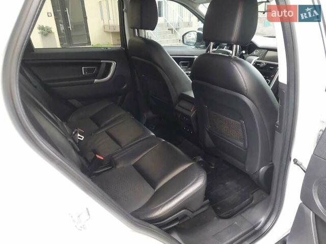 Ленд Ровер Discovery Sport 2016 в Киеве на Automoto.ua Белый Ленд Ровер Discovery Sport, объемом двигателя 2 л и пробегом 28 тыс. км за 16999 $, фото 24 на Automoto.ua