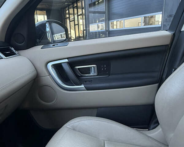Білий Ленд Ровер Discovery Sport, об'ємом двигуна 2 л та пробігом 122 тис. км за 17500 $, фото 60 на Automoto.ua