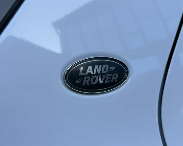 Білий Ленд Ровер Discovery Sport, об'ємом двигуна 2 л та пробігом 122 тис. км за 17500 $, фото 29 на Automoto.ua