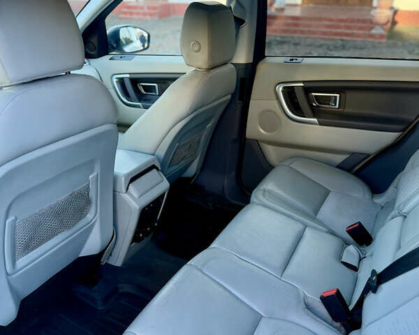 Белый Ленд Ровер Discovery Sport, объемом двигателя 2 л и пробегом 160 тыс. км за 16700 $, фото 19 на Automoto.ua