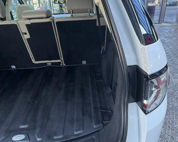 Білий Ленд Ровер Discovery Sport, об'ємом двигуна 2 л та пробігом 122 тис. км за 17500 $, фото 23 на Automoto.ua