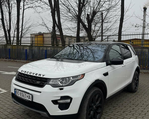 Белый Ленд Ровер Discovery Sport, объемом двигателя 2 л и пробегом 193 тыс. км за 18499 $, фото 4 на Automoto.ua