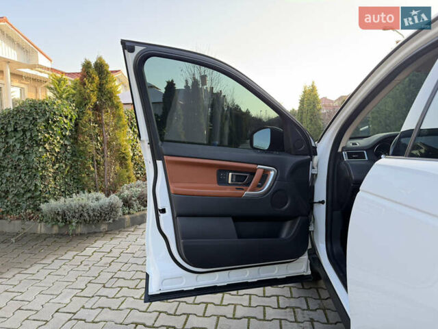 Білий Ленд Ровер Discovery Sport, об'ємом двигуна 2 л та пробігом 107 тис. км за 18500 $, фото 44 на Automoto.ua