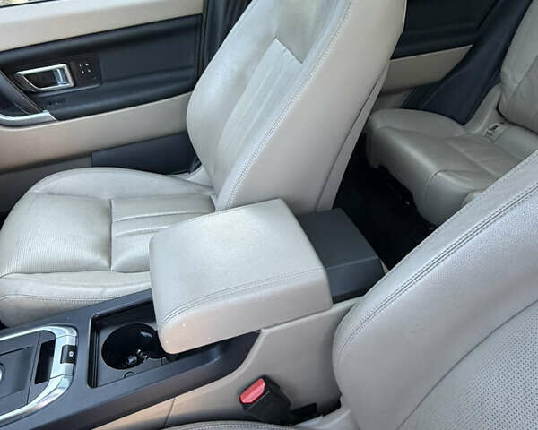 Білий Ленд Ровер Discovery Sport, об'ємом двигуна 2 л та пробігом 122 тис. км за 17500 $, фото 54 на Automoto.ua