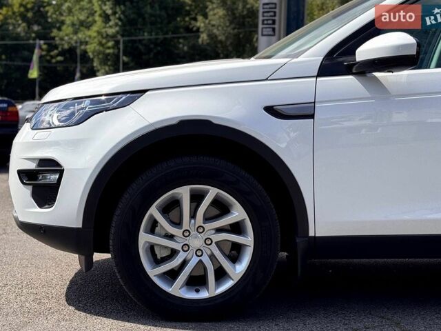 Білий Ленд Ровер Discovery Sport, об'ємом двигуна 2 л та пробігом 18 тис. км за 28000 $, фото 10 на Automoto.ua